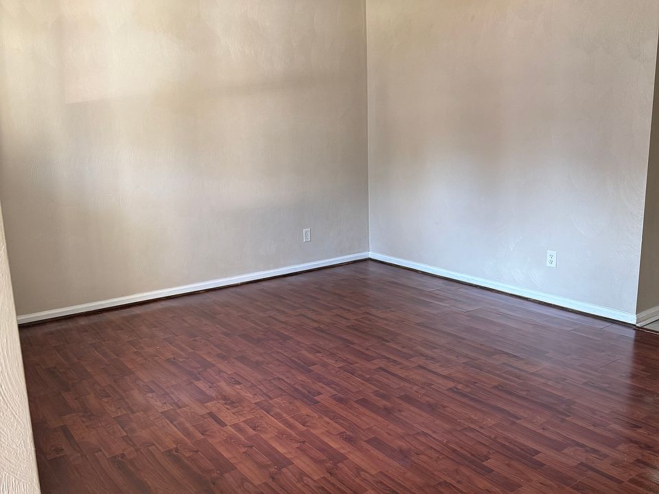 1st image of 5400 Grand Lake Cres