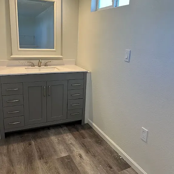 901 Hillcrest Pl #4 — Photo 12