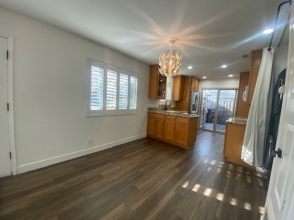 3rd image of 4144 Ravenwood Pl