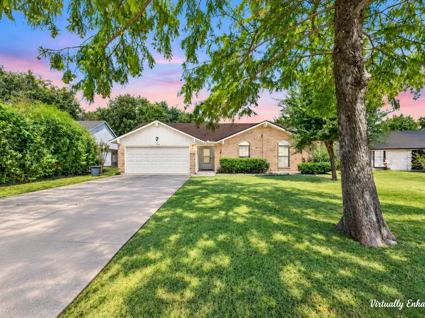 718 Southridge Ct, Grand Prairie, TX 75052