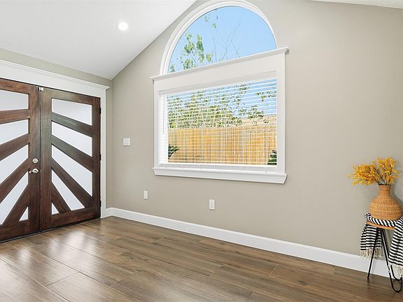 2nd image of 4802 Enchanted Rock Ln