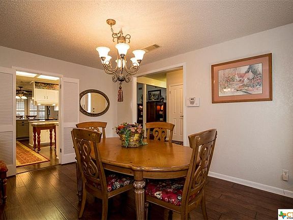 5th image of 3501 Las Moras Dr