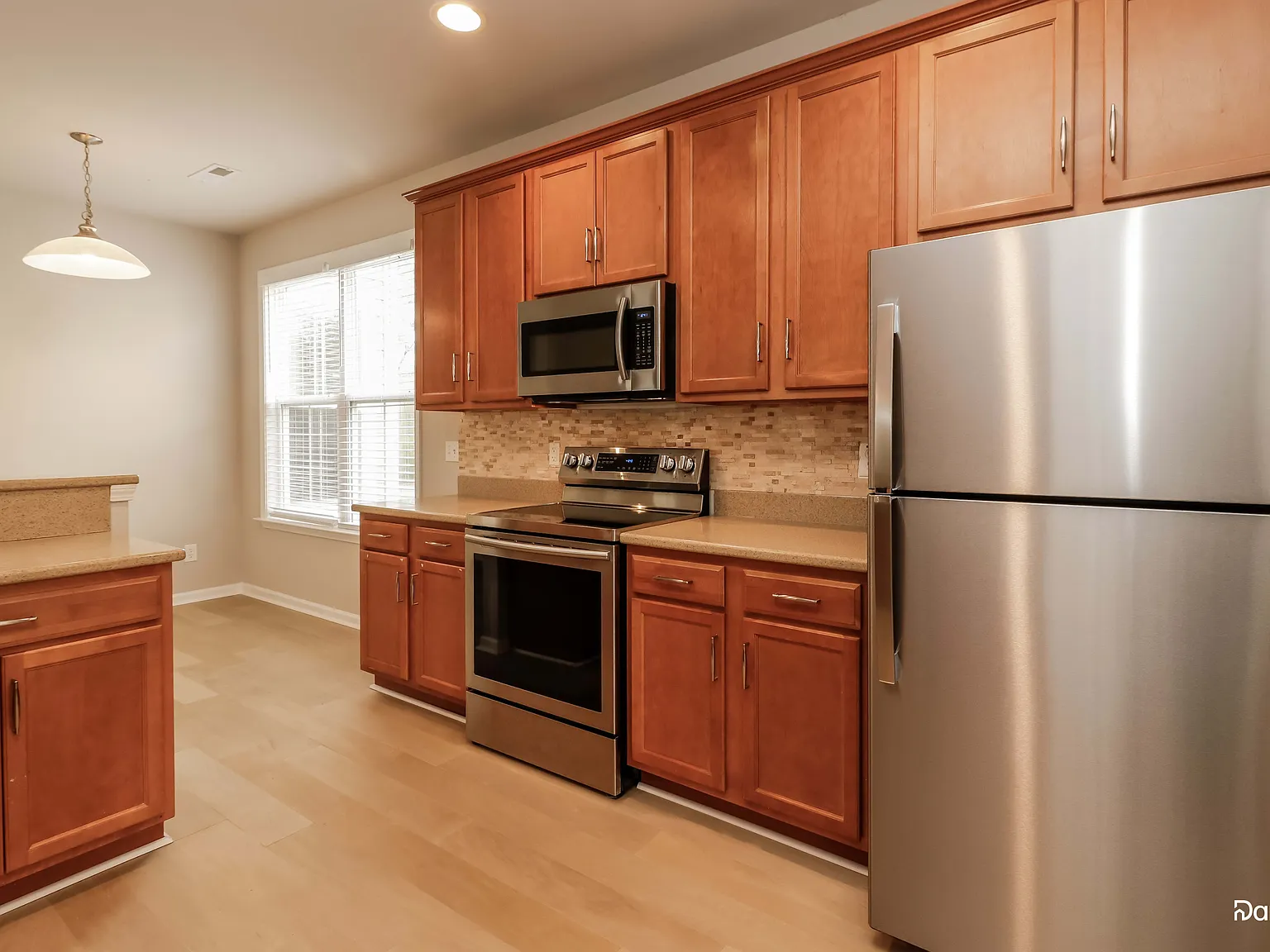 4 bed, 2.5 bath, 2864 sqft, $2,475 — Photo 2