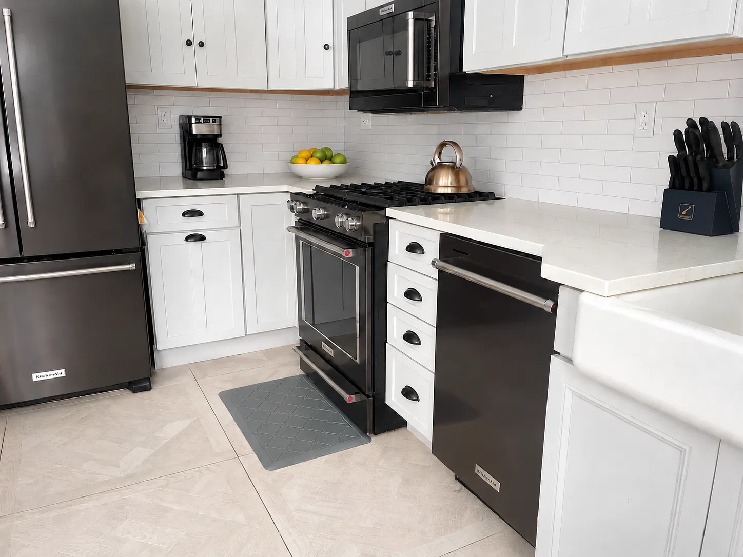 3 bed, 1700 sqft, $3,500 — Photo 2