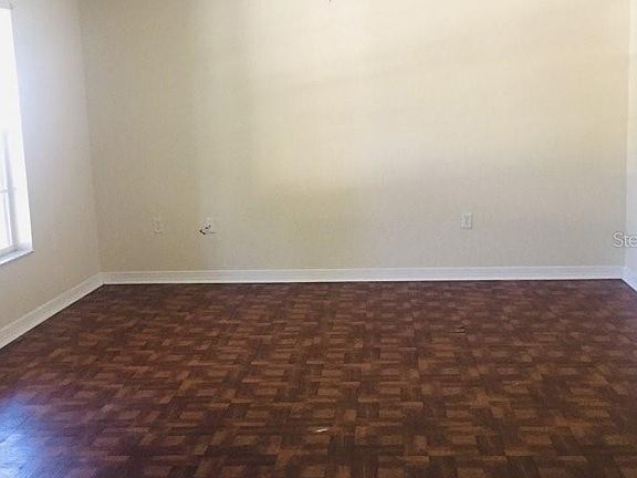 3rd image of 620 Whitehurst St
