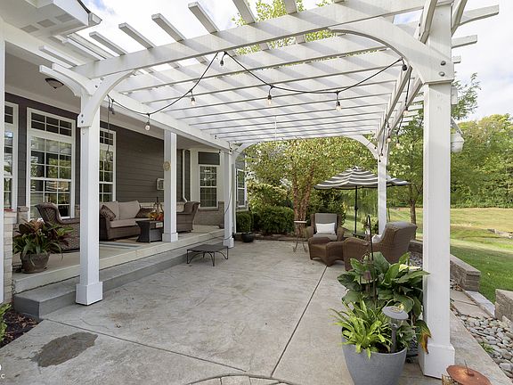5th image of 13852 Ambria Dr