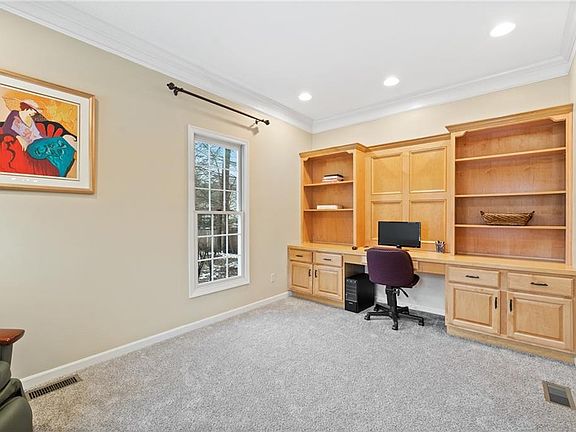 5th image of 722 Westbrook Way