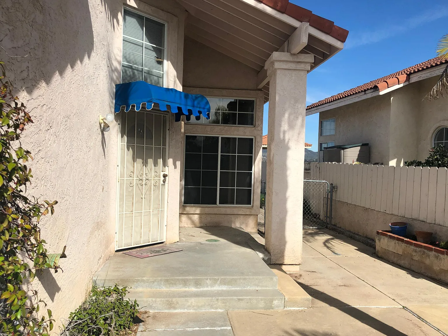 5 bed, 3.5 bath, 2760 sqft, $4,650 — Photo 2