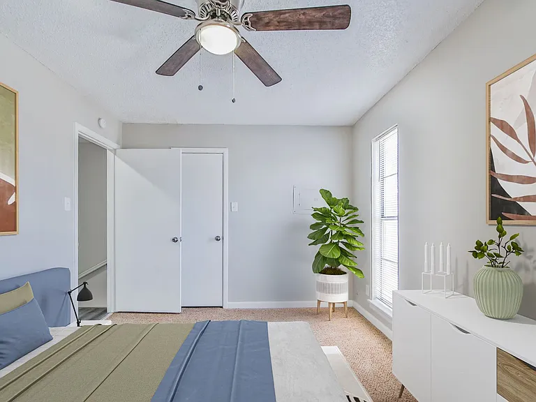 5018 Kenosha Ave — Photo 4