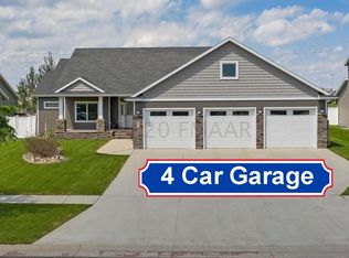 6025 Osgood Pkwy S, Fargo, ND 58104