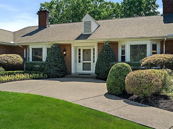 3rd image of 855 Blackburn Rd