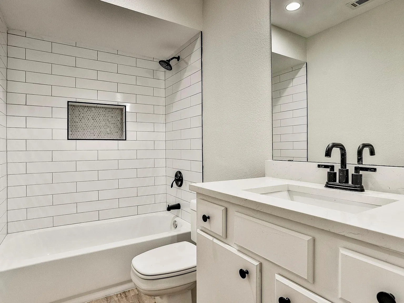 3 bed, 1820 sqft, $2,500 — Photo 4