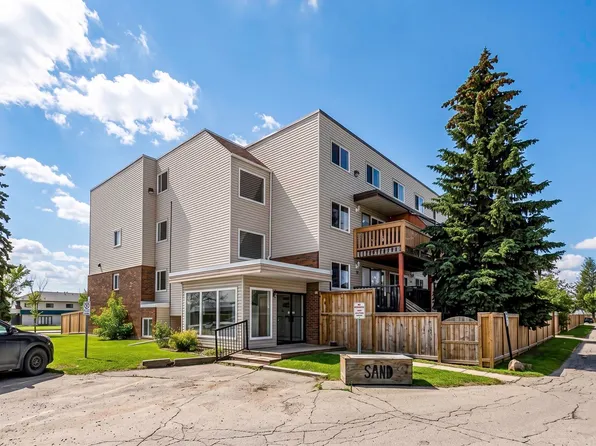 95 McKenney Ave #130, Saint Albert, AB T8N 2Y2