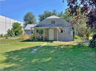 621 Forrest Rd, Grandview, WA 98930