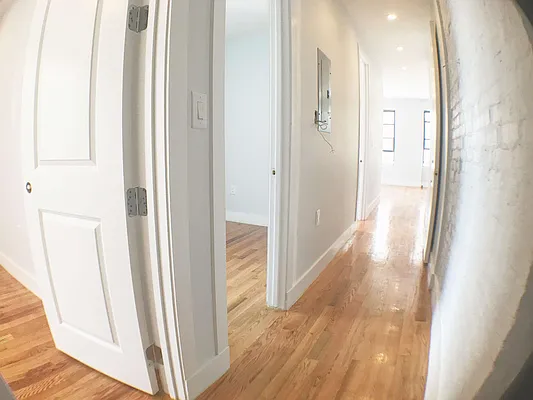 Rented by Lang Realty LLC | media 3