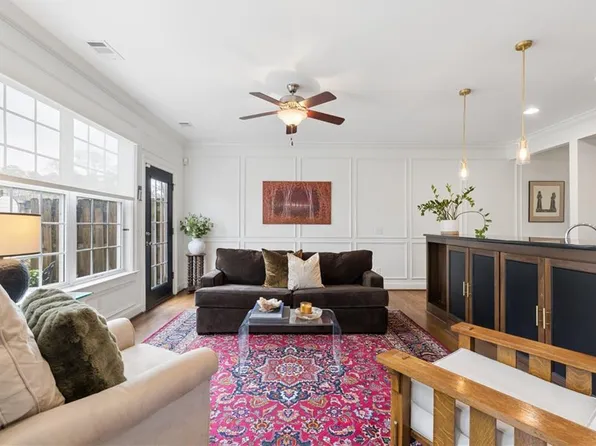 2838 Jordan Oaks Ln, Decatur, GA 30033