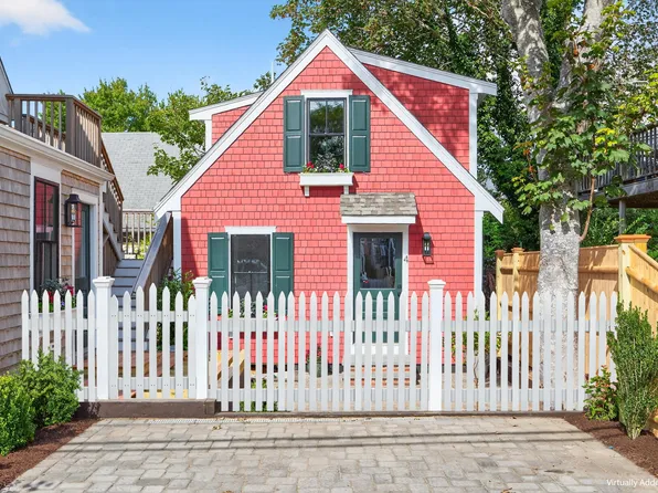 10 Bradford Street Unit 4, Provincetown, MA 02657