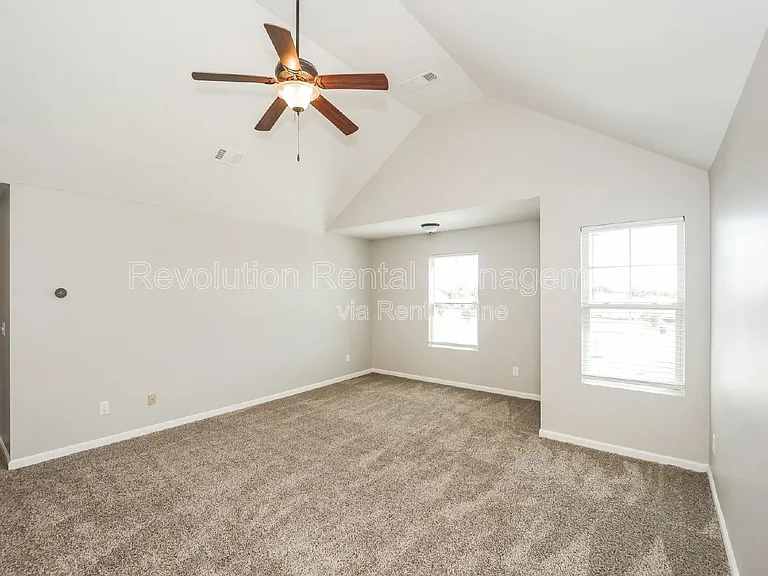 116 Slate Dr — Photo 6