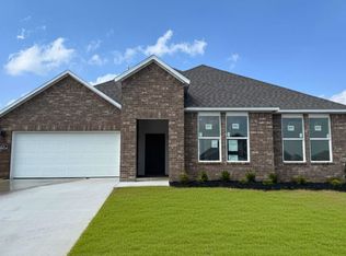 426 W Canada Dr, Farmington, AR 72730