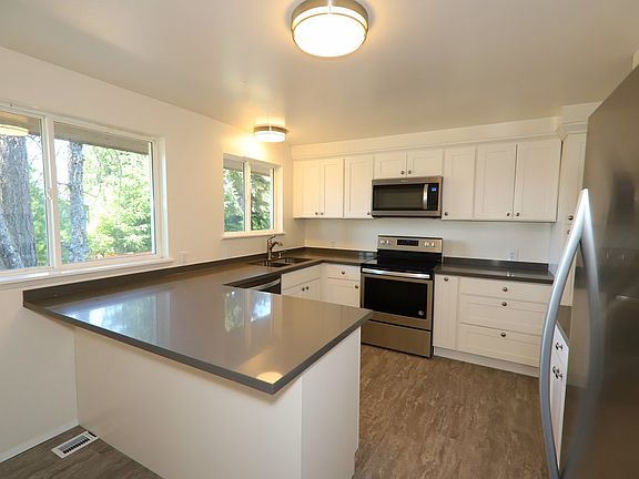 4th image of 6235 127th Ave SE
