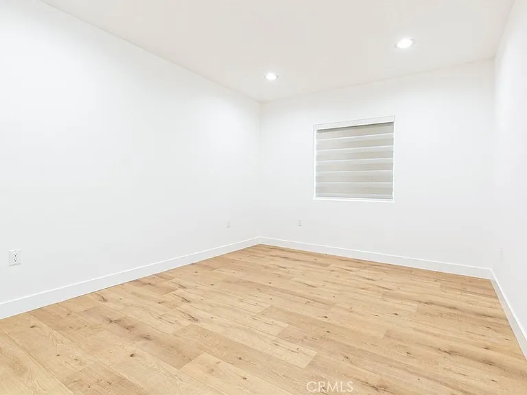 12340 Lull St — Photo 22