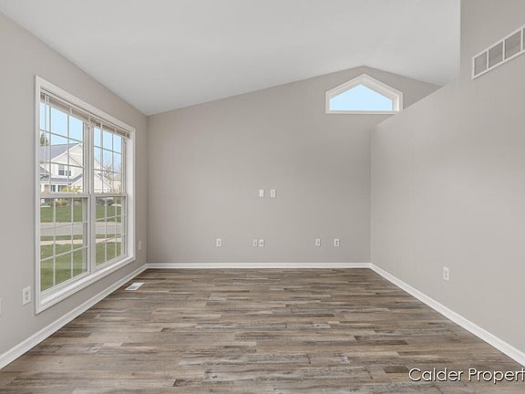 3rd image of 5900 Eaglechase Dr SE