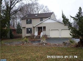 211 Hooton Rd, Mount Laurel, NJ 08054