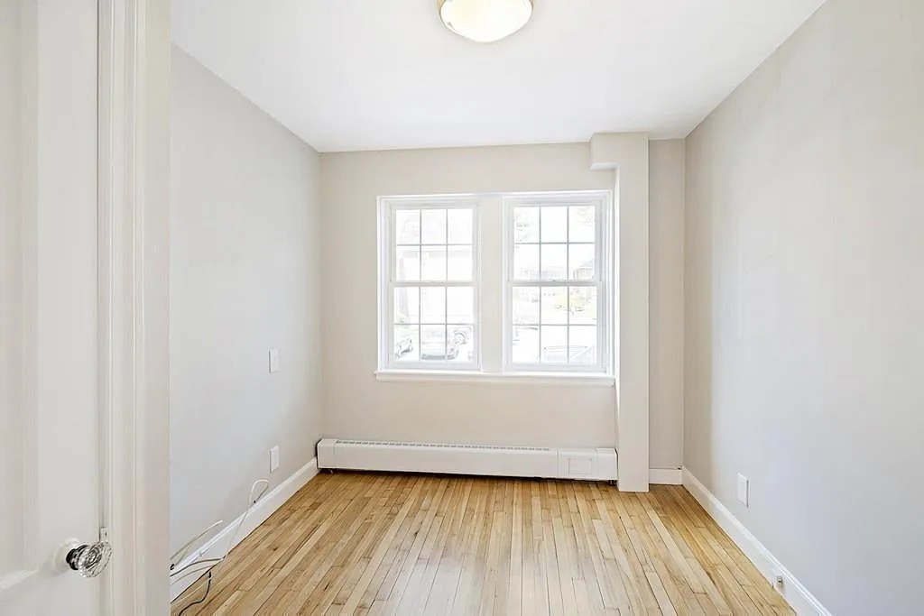 Building Photo - 23 Hammond Pond Pkwy #2