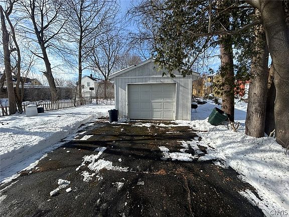 4th image of 1204 Howard Ave