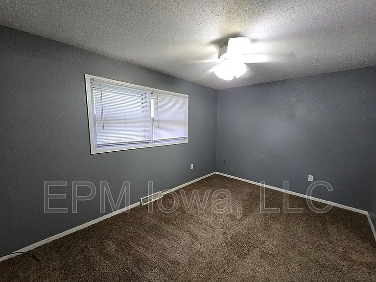 1407 Robin Rd — Photo 7