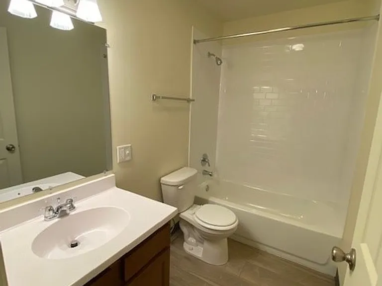 State Place Apartment Homes — Photo 111