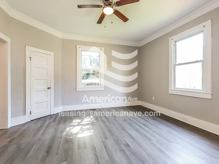 1643599_003_living_room_4.jpg