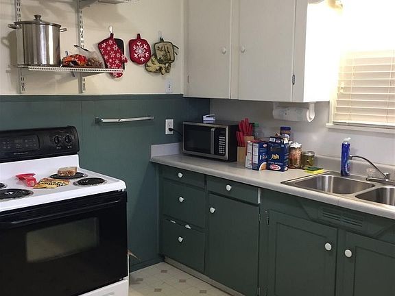 5th image of 1131 E Columbia St