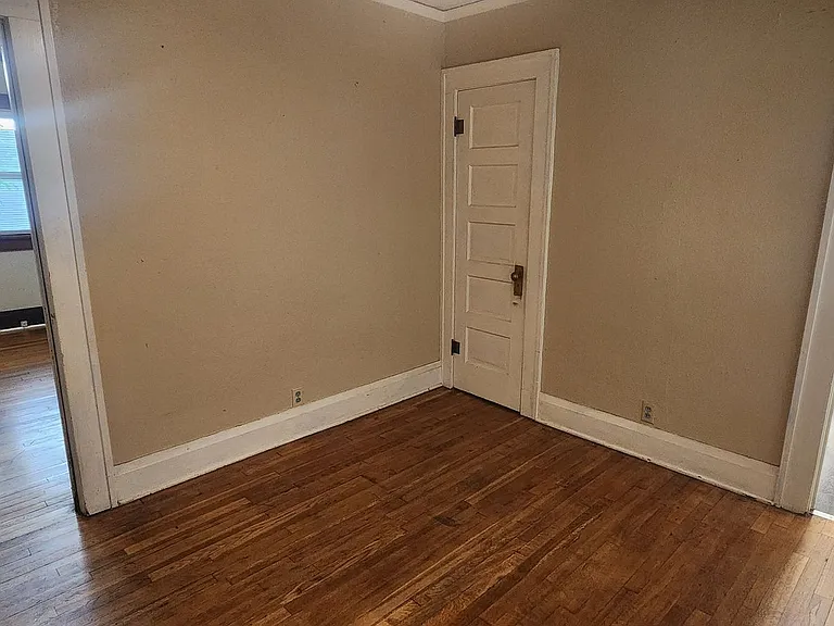 1711 Washington Ave — Photo 5