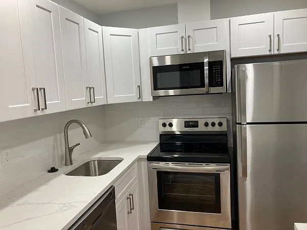 272 S Main St #1 — Photo 1