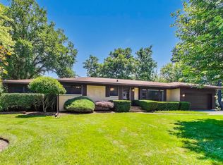 107 Brookside Ct, Libertyville, IL 60048