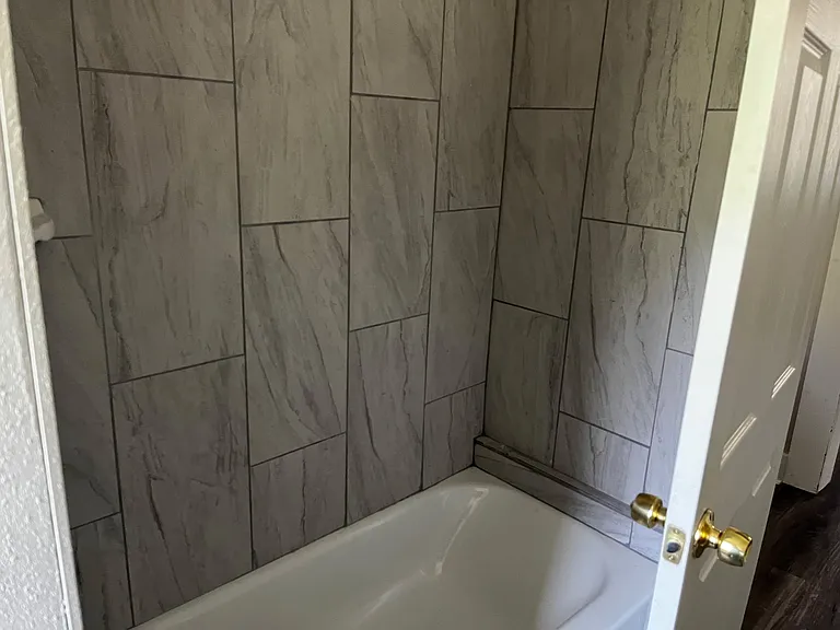 1211 Sylvan St — Photo 3