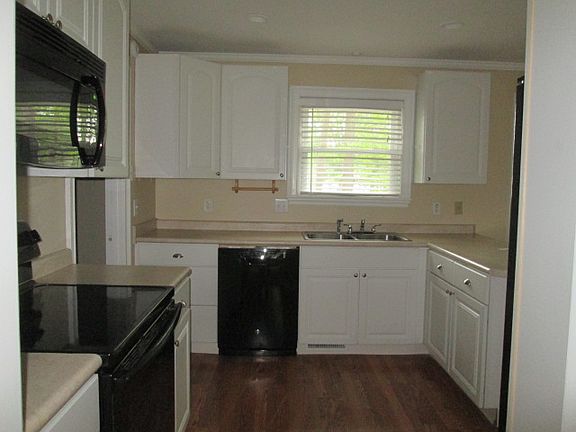 5th image of 212 Smythe Dr