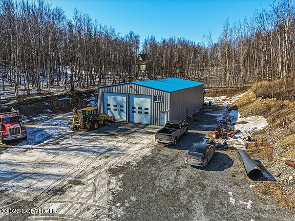 2nd image of 5747 N Cunningham Rd