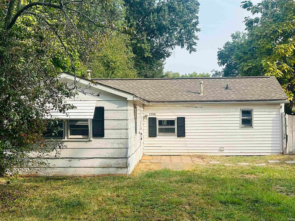 1st image of 2208 Ravenswood Dr
