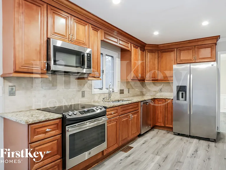 8300 Nathanael Greene Ln — Photo 7