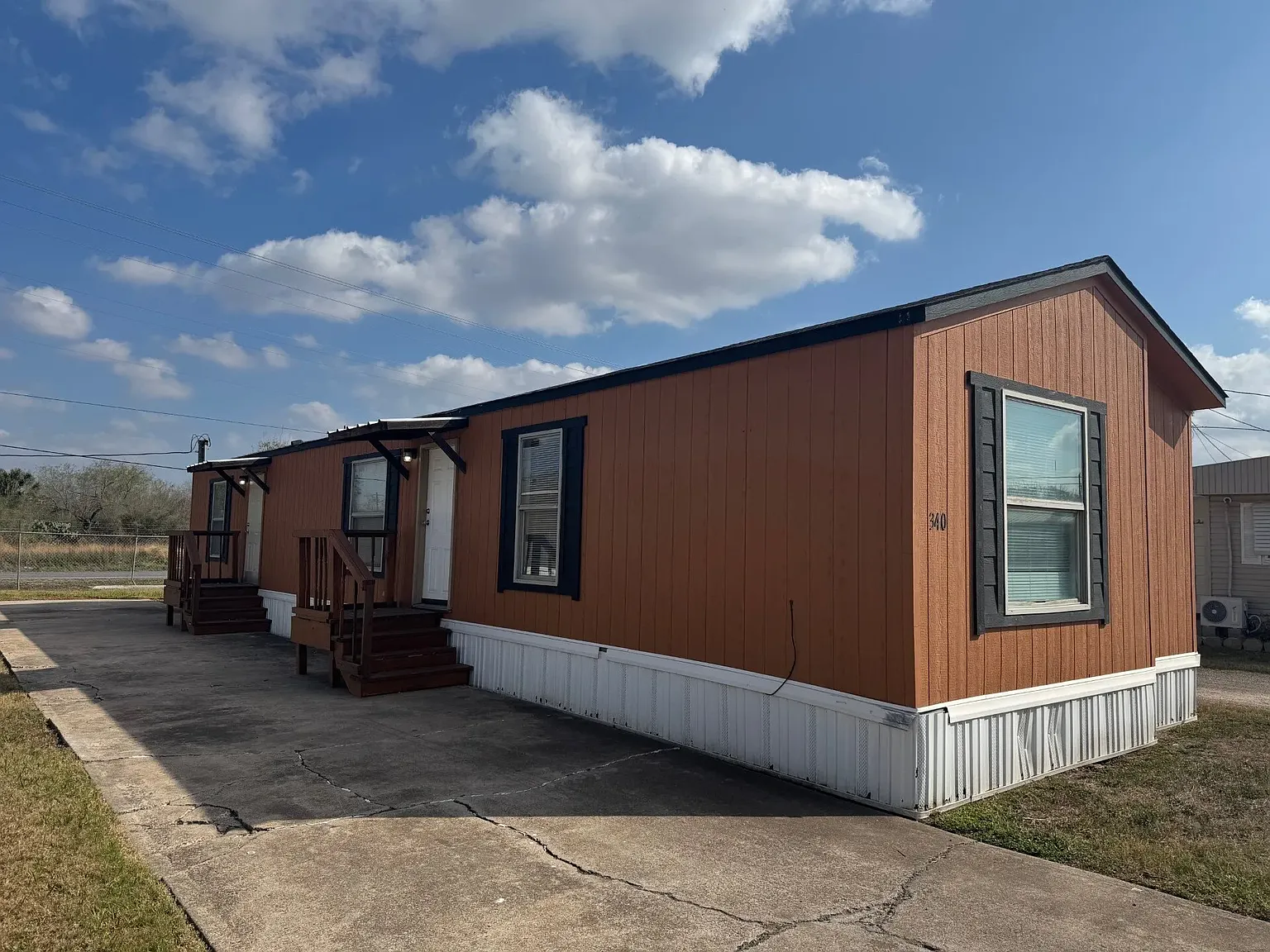 3 bed, 960 sqft, $799 — Photo 1