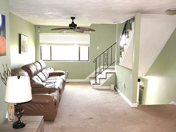 5th image of 92 Sterling Ln Unit 92