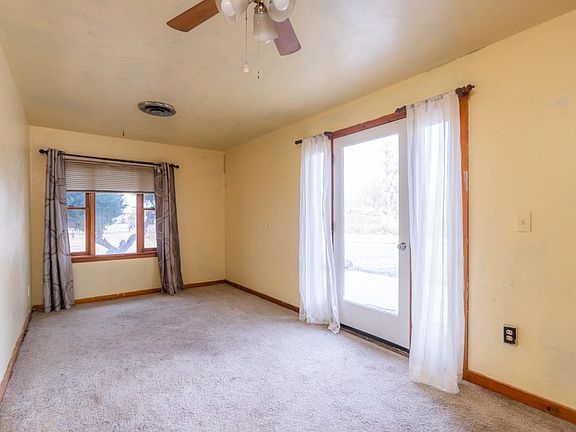 3rd image of 3253 1/2 Collyer Ave