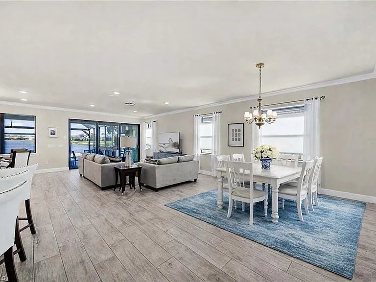 6767 Pennyroyal Dr — Photo 15