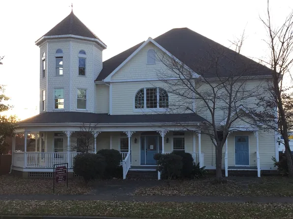 Leighton- 1720, 1720 Leighton Ave APT B, Anniston, AL 36207