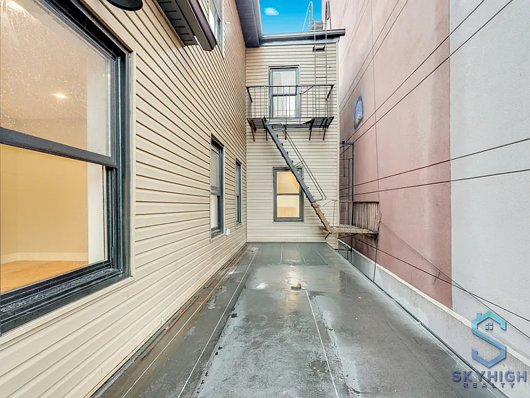 886 Bushwick Ave #PENTHOUSE — Photo 9