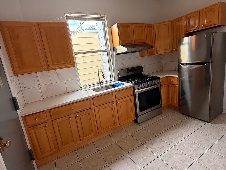 32-29 46th St #2F — Photo 4