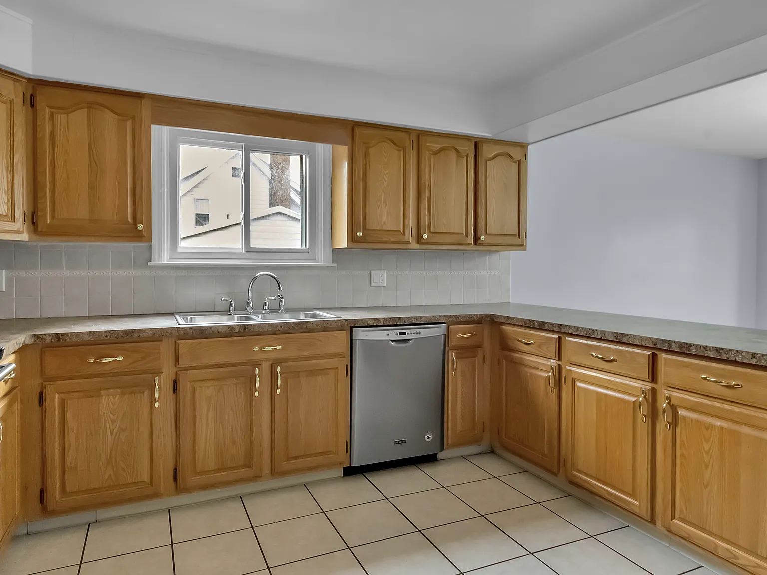 3 bed, 1450 sqft, $1,995 — Photo 4