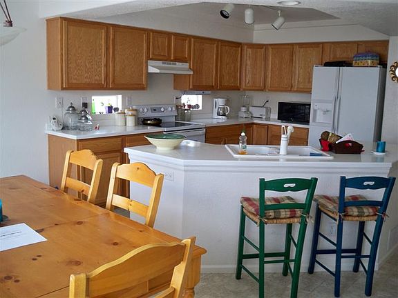 Open Kitchen and dining area